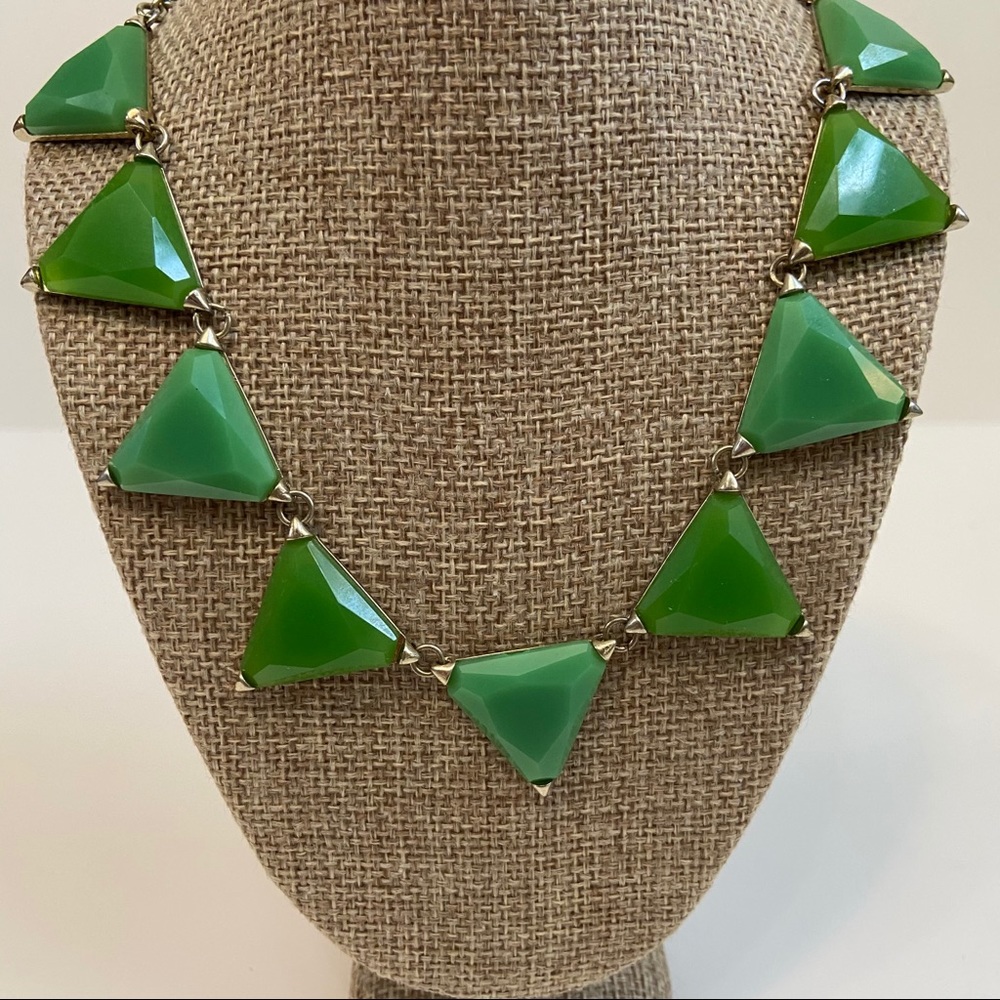Spike statement necklace choker - green